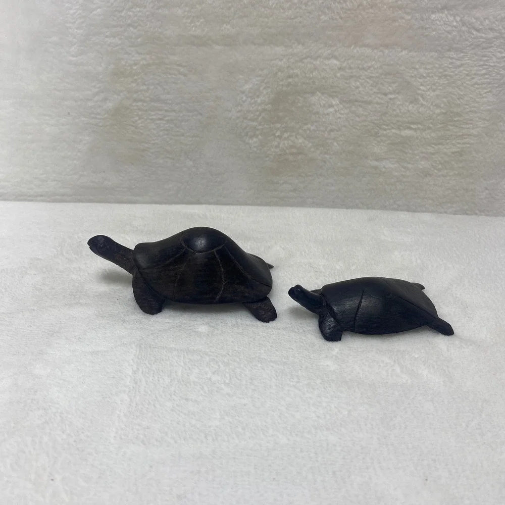 Set of Two Wooden Momma &‎ Baby Turtles Figurines Hand Carved Dark Wood Farm